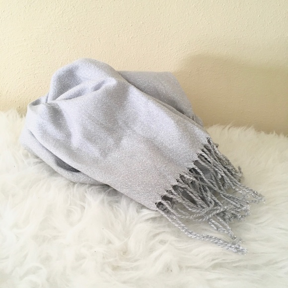 Forever 21 Accessories - Forever 21 Fringe Rectangle Glitter Scarf F21